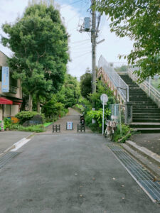 京急弘明寺駅最寄りの弘明寺公園入口の画像