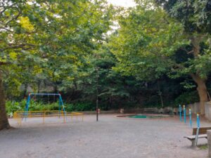 弘明寺公園の遊具の画像